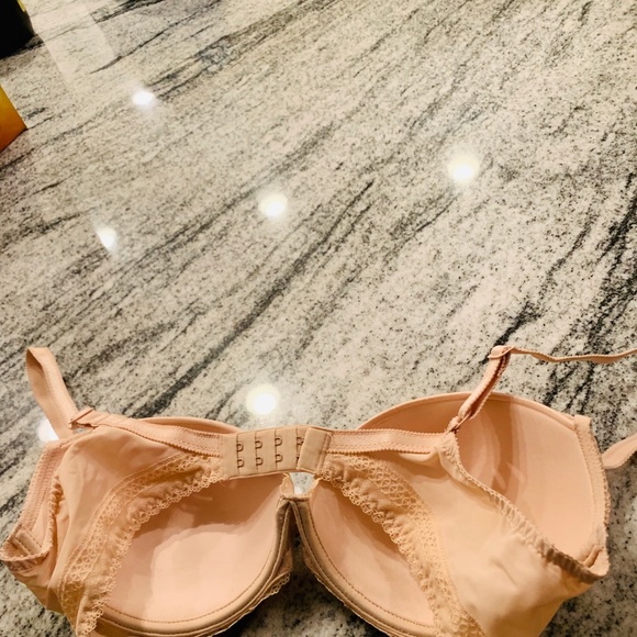 Chantelle Bra - Picture 3 of 5